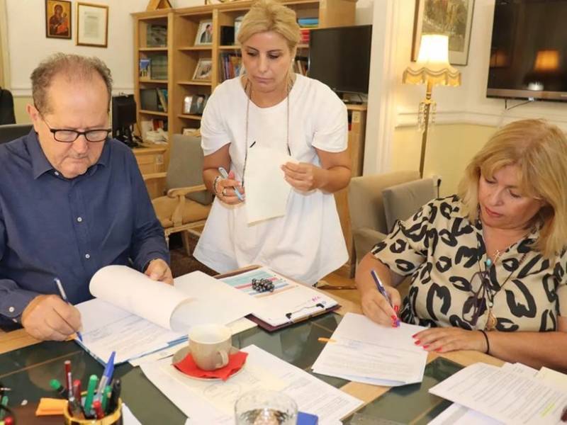 Το "Παλλάδιον" ανέλαβε την μεταφορά ασθενών με κορονοϊό σε ξενοδοχεία αναφοράς