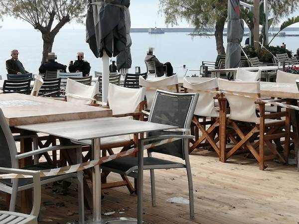 Καφές στα κλειστά καταστήματα