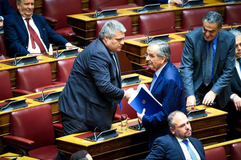 Ομόφυλα ζευγάρια: Μόνο ο Χρυσομάλλης στη “γραμμή” Σαμαρά - Ηχηρές αποστάσεις από Μαντά και Βλάση