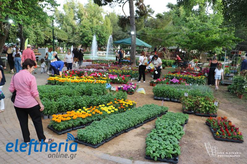 Ξεκίνησε η 12η Ανθοκομική Εκθεση Καλαμάτας (βίντεο-φωτογραφίες)