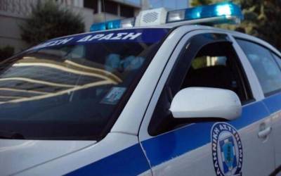 Συνελήφθη 21χρονος για παράβαση της νομοθεσίας περί όπλων και βεγγαλικών στη Βάρη