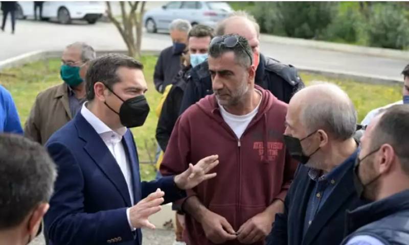 Τσίπρας: Ο κόσμος ξέρει ότι πληρώνει στους λογαριασμούς τη ρήτρα Μητσοτάκη