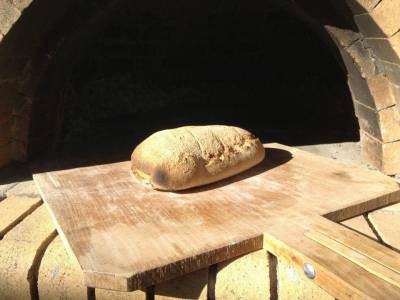 Παραδοσιακό ζύμωμα και ψήσιμο ψωμιού στο Αριοχώρι