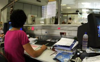 Τα golden boys "λεηλατούν" ακόμα το Δημόσιο: Εκτός ελέγχου μισθοί και αμοιβές