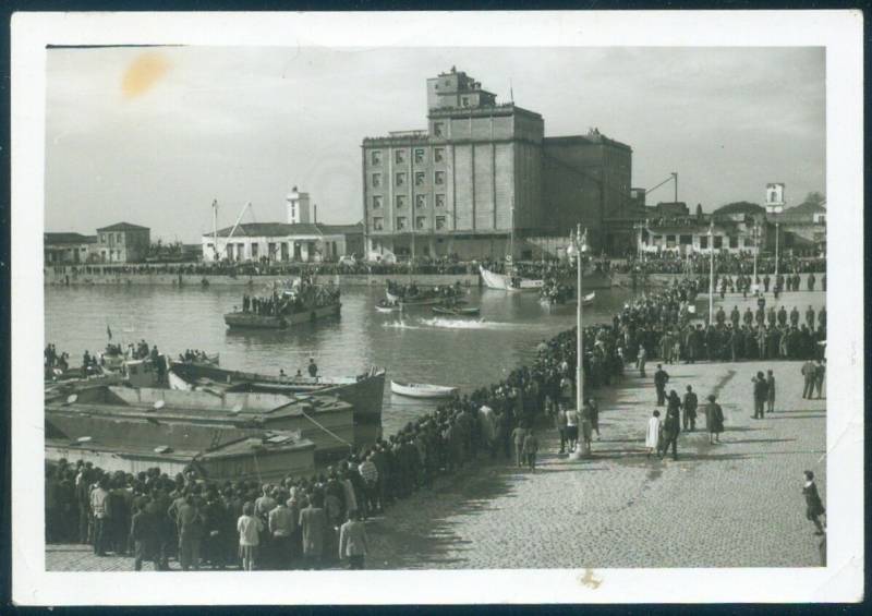 Πριν από δεκαετίες
