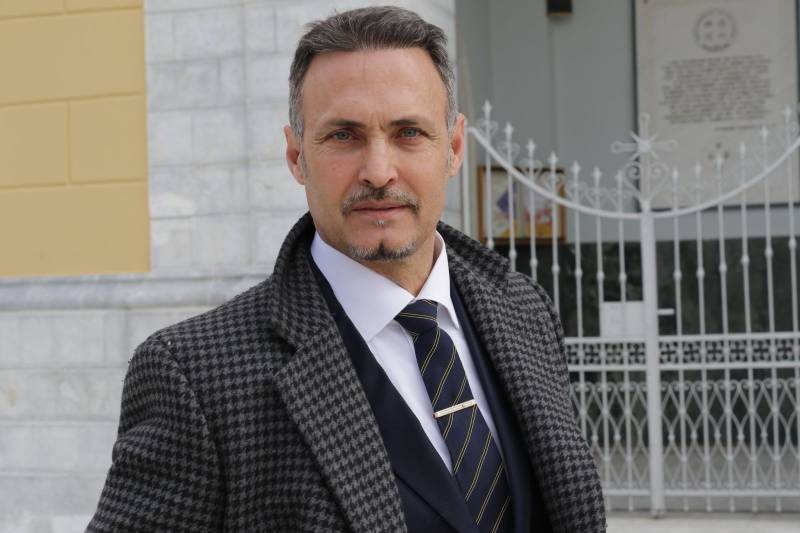 Σπύρος Πώρος: Από καλλιτέχνης στο Χόλιγουντ, υποψήφιος βουλευτής στη Μεσσηνία