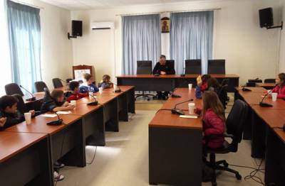 Στο δήμαρχο Πύλου μικροί μαθητές