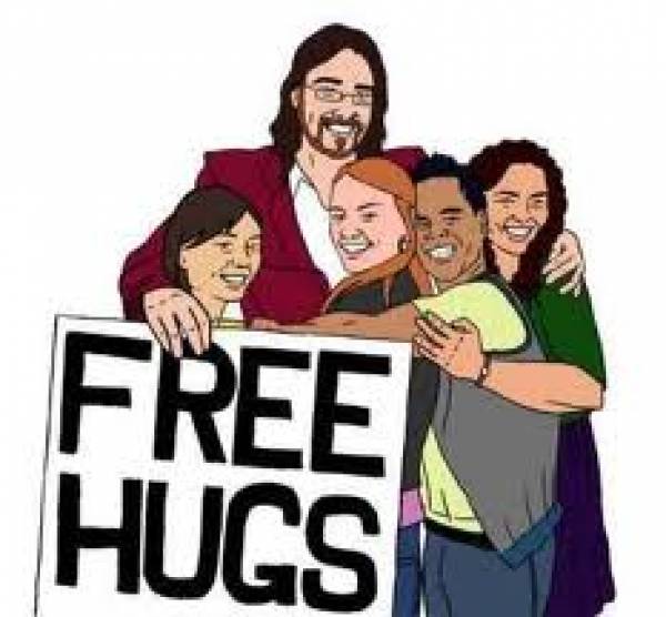 Δωρεάν... αγκαλιές στην πλατεία Καλαμάτας