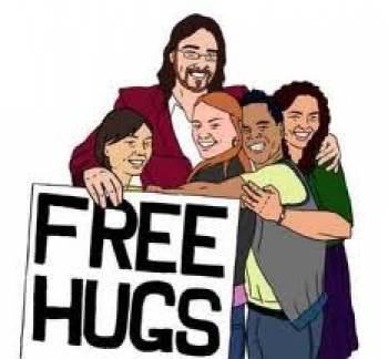 Δωρεάν... αγκαλιές στην πλατεία Καλαμάτας