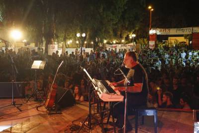 Με Θάνο Μικρούτσικο έκλεισε το Φεστιβάλ ΚΝΕ (βίντεο)