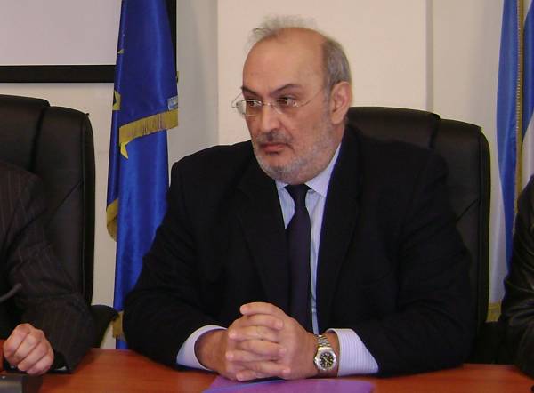 Πρόσκληση Κατσίβελα στη συνάντηση για τα σκουπίδια