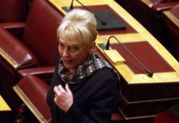 Φωτεινή Πιπιλή: "Μου έπεσαν τα μαλλιά με το νομοσχέδιο για τους αιγιαλούς"