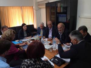 Σύσκεψη στο ΥΠΕΚΑ για σκουπίδια σε Μεσσηνία και Κορινθία