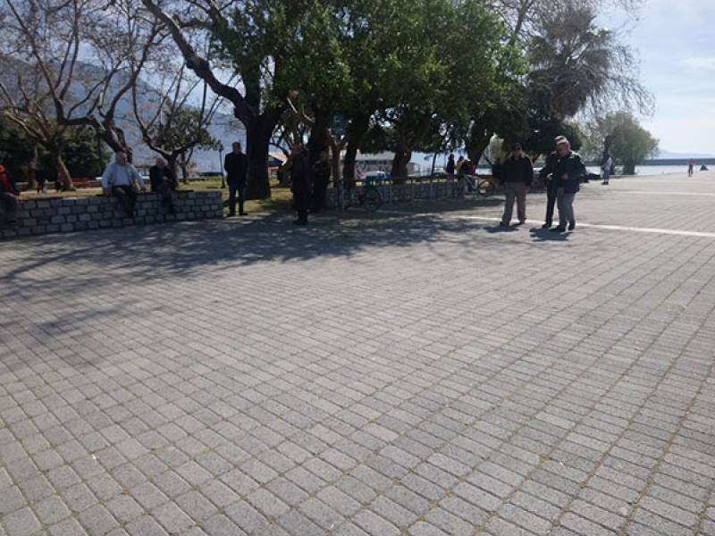 Συνταξιούχοι στον μόλο