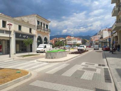 Δημοτική Επιτροπή Καλαμάτας: Αντιδράσεις για τους κάδους στην αναπλασμένη 23ης Μαρτίου