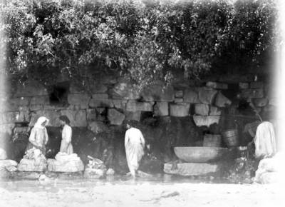 Μια πηγή από την αρχαιότητα στην Αρχαία Μεσσήνη