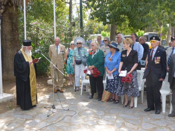 Τίμησαν την 74η επέτειο από τη Μάχη της Καλαμάτας (βίντεο και φωτογραφίες)