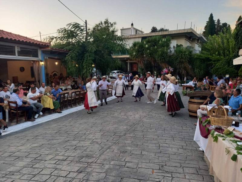 Μουστο-δημιουργίες από το Μουζάκι - Μοιράζονται τα καλούδια και τις συνταγές τους!