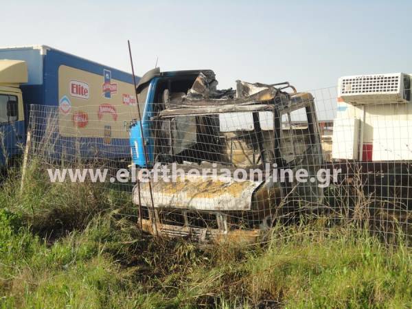 Φωτιά σε φορτηγό κοντά στο αεροδρόμιο Καλαμάτας