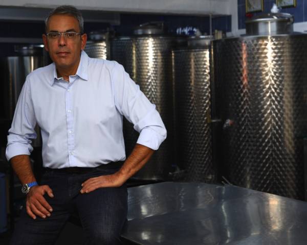 "Η ελαιοκομία είναι υπερμαραθώνιος", λέει ο πολυβραβευμένος ελαιοπαραγωγός από την Λακωνία, Γ. Σακελλαρόπουλος