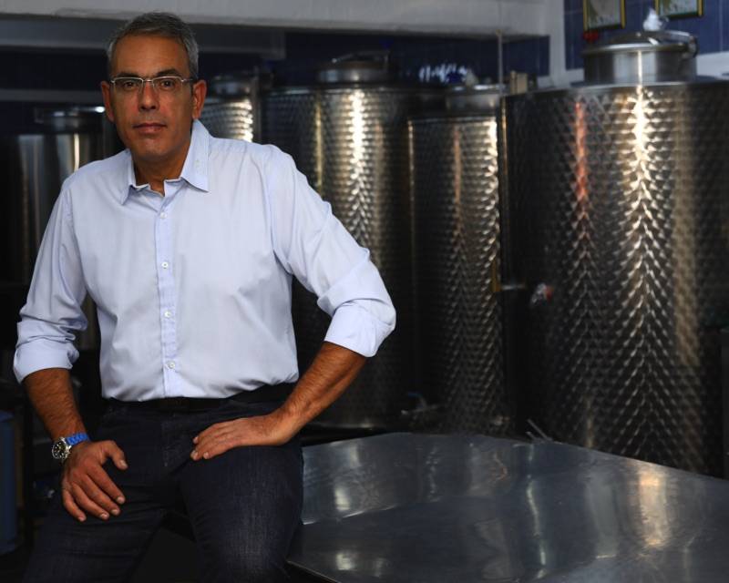 "Η ελαιοκομία είναι υπερμαραθώνιος", λέει ο πολυβραβευμένος ελαιοπαραγωγός από την Λακωνία, Γ. Σακελλαρόπουλος