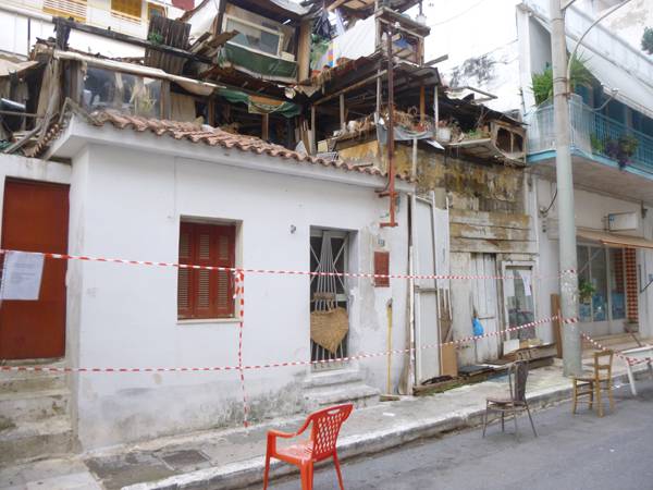 Κατεδάφιση επικίνδυνου κτηρίου στην Καίσαρη