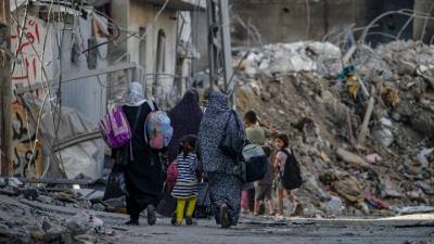 Πόλεμος στην Παλαιστίνη: Εκατοντάδες άνθρωποι στον τερματικό σταθμό της Ράφας για νέες αναχωρήσεις (βίντεο)