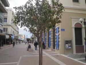 Παρέμβαση Σαμαρά για τα κλειστά μαγαζιά