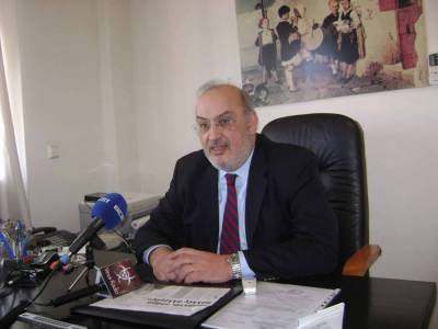 Σκληρή απάντηση Κατσιβέλα σε Κόλλια: «Εμείς δουλεύουμε σκληρά, πράγμα που δεν μάθατε να κάνετε στη ζωή σας»