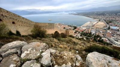 Περιφέρεια Πελοποννήσου: Ανοδικά κινήθηκε το 2024 ο αριθμός των επισκεπτών των αρχαιολογικών χώρων και των μουσείων