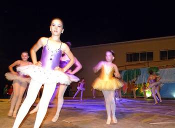Εντυπωσίασαν οι μπαλαρίνες της Σχολής Τέχνης Τριφυλίας