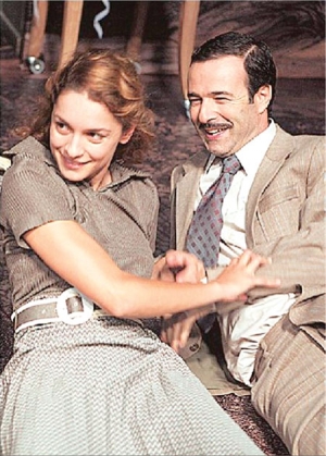 Η Γιούλικα 17χρονη στον "Κόκκινο βράχο" - Η πρώτη της στο Εθνικό Θέατρο