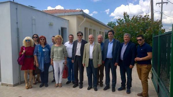 Επίσκεψη Μπαξεβανάκη σε σχολεία της Μεγαλόπολης