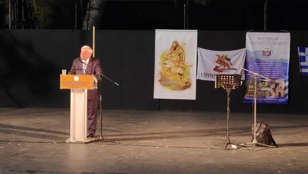 Παυλόπουλος: "Το παράδειγμα των Ντρέδων υπενθυμίζει το δικό μας χρέος για την πατρίδα" (βίντεο)