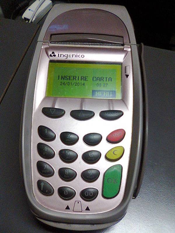 Εξωφρενικές προμήθειες για τη χρήση των POS