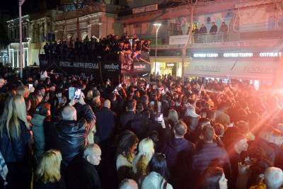 Να μην κρατήσει η χαρά όσο τα πυροτεχνήματα