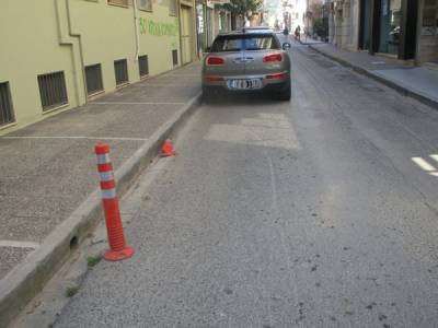 Τσακισμένα κολονάκια