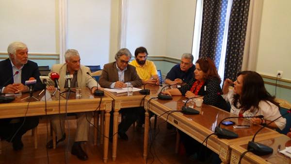 Ο Τατούλης σήκωσε το λάβαρο κατά της κυβέρνησης: Επανάσταση για τα σκουπίδια!