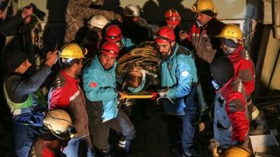 Στους 33.179 ο αριθμός των νεκρών σε Τουρκία και Συρία (βίντεο)