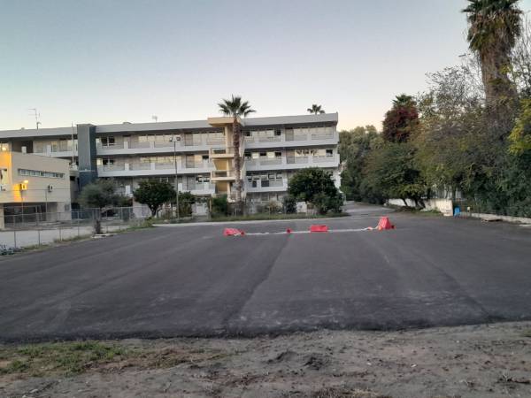 Δήμος Καλαμάτας: Παράταση έργου αναβάθμισης προαύλιων σχολικών μονάδων