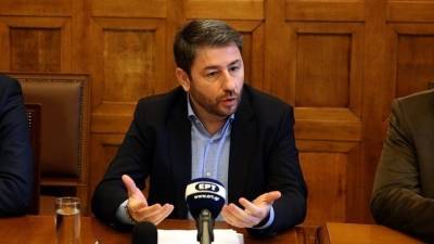 Ανδρουλάκης: Πλαφόν στη λιανική τιμή του ρεύματος αύριο το πρωί