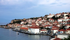 ΟΙ ΚΑΤΟΙΚΟΙ ΤΗΣ ΚΟΡΩΝΗΣ Καταγγέλλουν τον Τατούλη για την αναβολή της συνεδρίασης