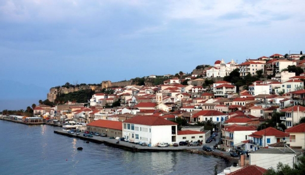 ΟΙ ΚΑΤΟΙΚΟΙ ΤΗΣ ΚΟΡΩΝΗΣ Καταγγέλλουν τον Τατούλη για την αναβολή της συνεδρίασης