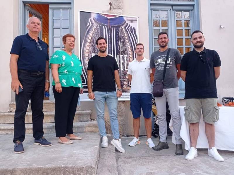 Εγκαινιάστηκε η θεματική έκθεση «Εύζωνες» στα Φιλιατρά (φωτογραφίες)