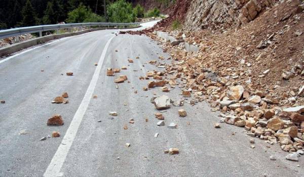 Ολιγόλεπτες διακοπές κυκλοφορίας στην Ε.Ο. Αστρους - Τρίπολης