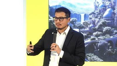 Άλβιν Γκρέιλιν: Σύντομα η τεχνητή νοημοσύνη θα είναι σημαντικά πιο έξυπνη από εμάς