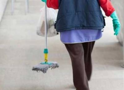 Μείωση 10% στις αμοιβές των καθαριστριών των σχολείων