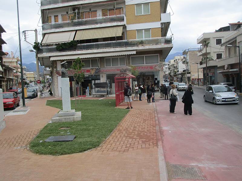 Καλαμάτα: Παραδόθηκε η νέα πλατεία Αθηνών και Μπουλούκου