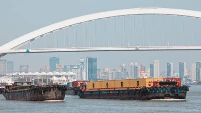 Σε ισχύ οι επιπρόσθετοι τελωνειακοί δασμοί των ΗΠΑ - Στο 104% για την Κίνα