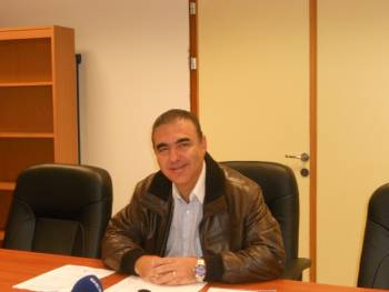 "Ναι" από τον πρόεδρο του Εργατικού "Οχι" από την πρόεδρο της ΑΔΕΔΥ